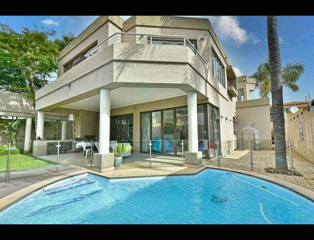 4 BEDROOM CLUSTER FOR SALE IN MORNINGSIDE